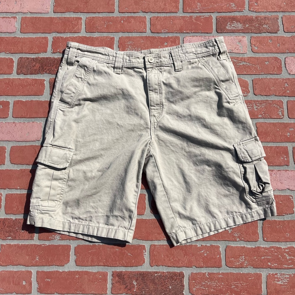 Men’s Eddie Bauer Cargo Shorts Size 38